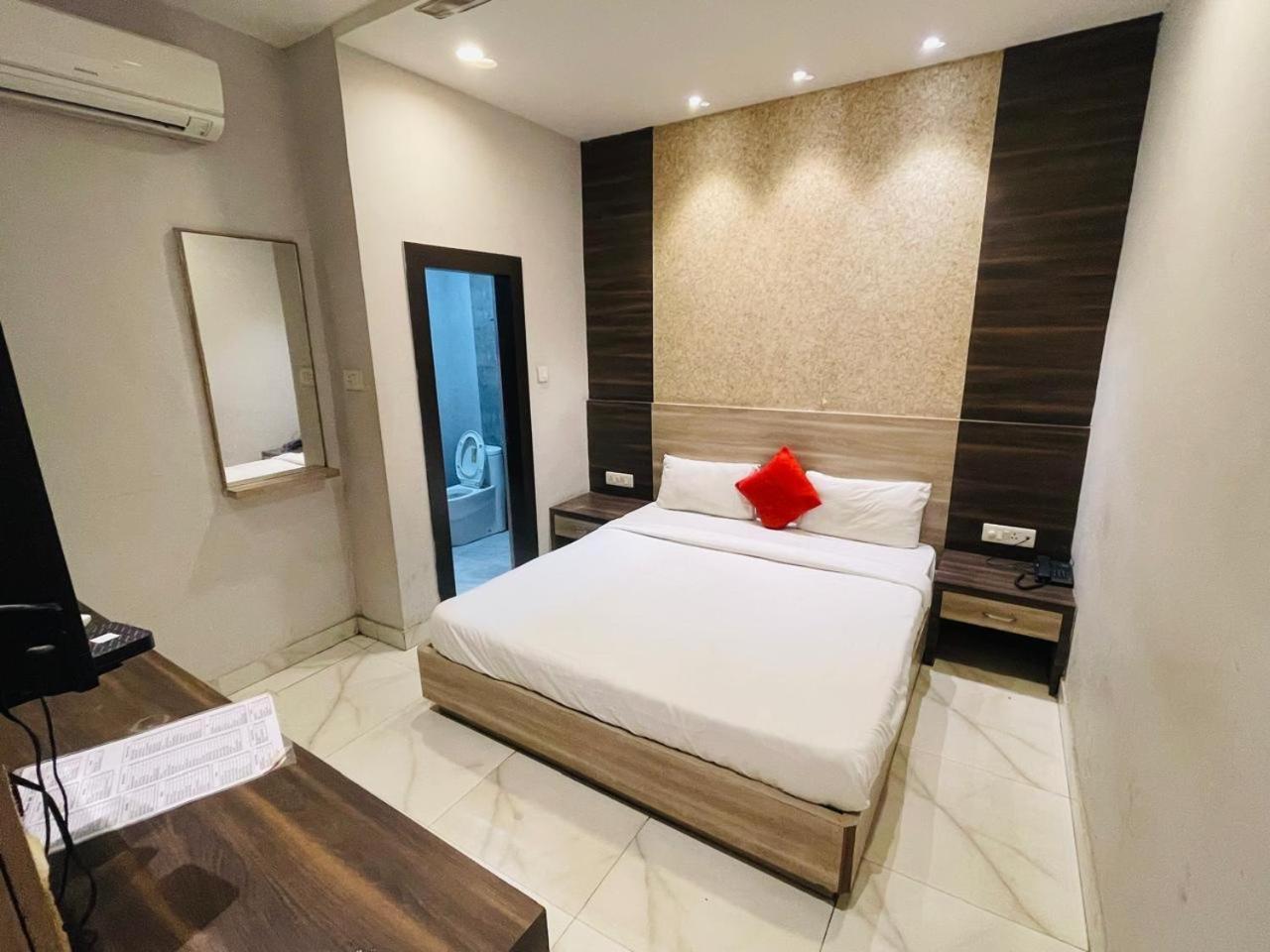 Hotel Megha Inn Lucknow Extérieur photo