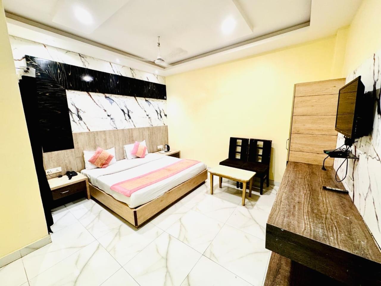 Hotel Megha Inn Lucknow Extérieur photo